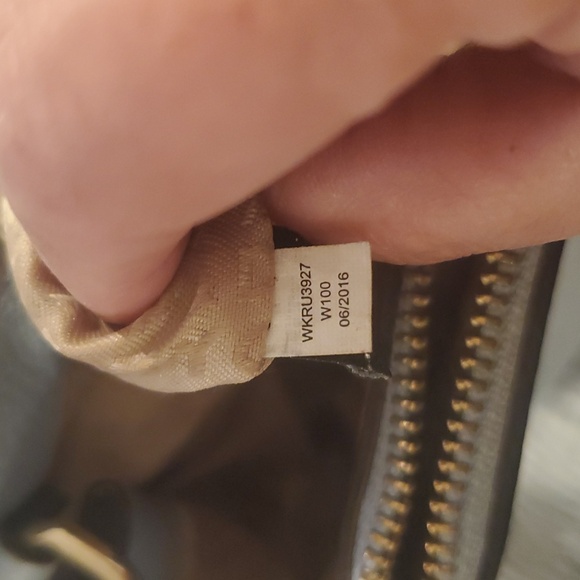 Kate Spade Mulberry Street Leighann Light Blue Leather Tote    14”x10” - Picture 13 of 17